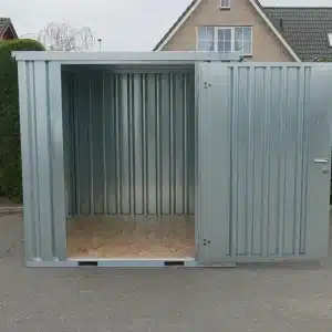 Demontabele container met enkele openstaande deur
